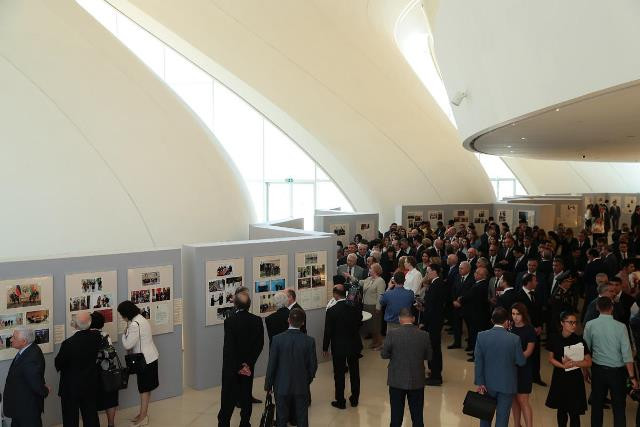 В Центре Гейдара Алиева состоялось торжественное открытие российско-азербайджанской выставки 